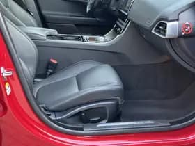 Jaguar XE 2.0 Portfolio thumbnail 24