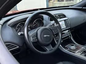 Jaguar XE 2.0 Portfolio thumbnail 33