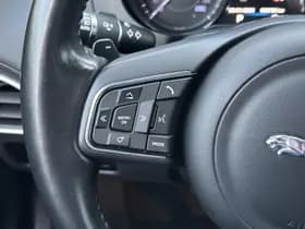 Jaguar XE 2.0 Portfolio thumbnail 34