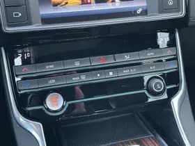 Jaguar XE 2.0 Portfolio thumbnail 39