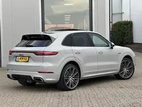 Porsche Cayenne 3.0 E-Hybrid thumbnail 2