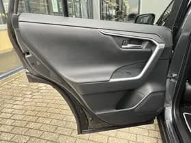 Toyota RAV4 2.5 Hybrid AWD Style thumbnail 16