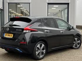 Nissan Leaf Tekna 40 kWh thumbnail 2