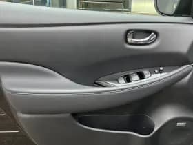 Nissan Leaf Tekna 40 kWh thumbnail 11