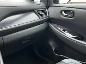 Nissan Leaf Tekna 40 kWh thumbnail 68