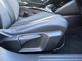 Peugeot 2008 1.2 PureTech Allure Pack thumbnail 29