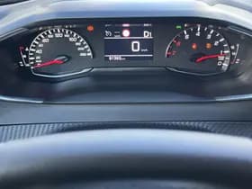 Peugeot 2008 1.2 PureTech Allure Pack thumbnail 5