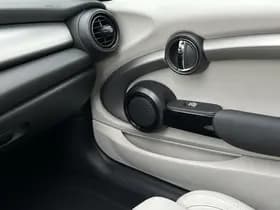 MINI Cabrio 1.5 Cooper Pepper Serious Business thumbnail 38