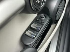 MINI Cabrio 1.5 Cooper Pepper Serious Business thumbnail 39