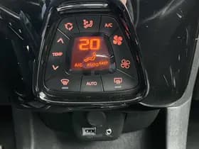 Peugeot 108 1.0 e-VTi Allure thumbnail 57