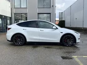 Tesla Model Y Performance AWD 75 kWh thumbnail 3