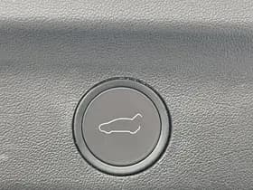 Tesla Model Y Performance AWD 75 kWh thumbnail 24