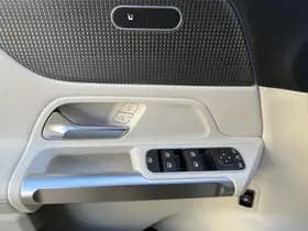 Mercedes-Benz GLB 200 Business Solution Luxury thumbnail 10