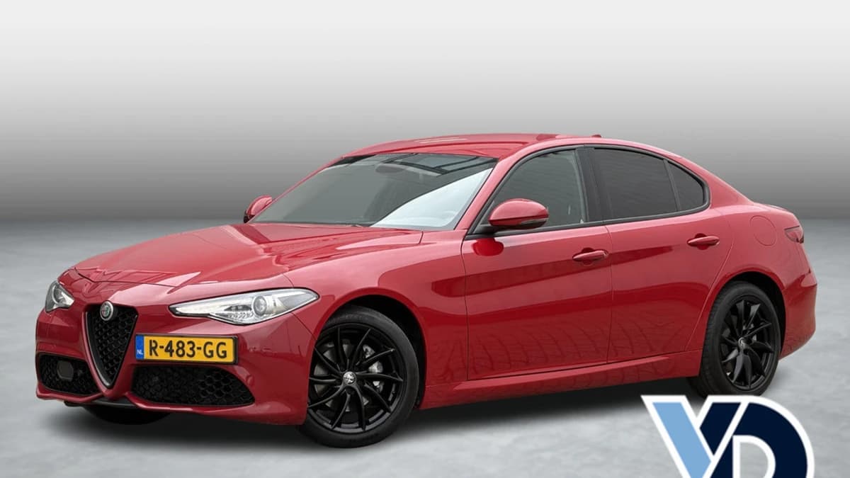 Alfa Romeo Giulia 2.0T Sprint — foto 1