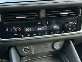 Nissan QASHQAI 1.3 MHEV Xtronic N-Connecta thumbnail 28