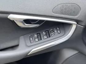 Volvo V40 2.0 T3 Momentum thumbnail 11