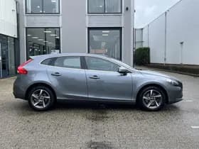 Volvo V40 2.0 T3 Momentum thumbnail 3