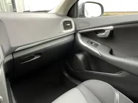 Volvo V40 2.0 T3 Momentum thumbnail 64