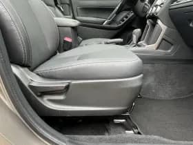 Subaru Forester 2.0 AWD Premium thumbnail 28