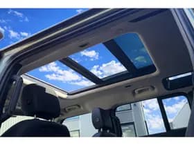 Land Rover Defender 110 2.0 P400e 110 SE thumbnail 23