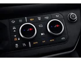 Land Rover Defender 110 2.0 P400e 110 SE thumbnail 33