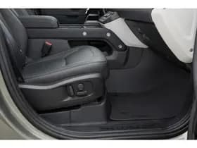 Land Rover Defender 110 2.0 P400e 110 SE thumbnail 34