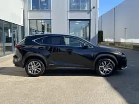 Lexus NX 300h AWD Luxury Line thumbnail 3