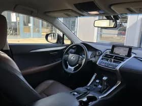 Lexus NX 300h AWD Luxury Line thumbnail 4