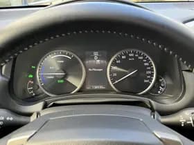 Lexus NX 300h AWD Luxury Line thumbnail 5