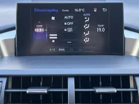 Lexus NX 300h AWD Luxury Line thumbnail 79