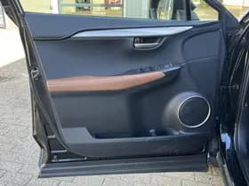 Lexus NX 300h AWD Luxury Line thumbnail 10