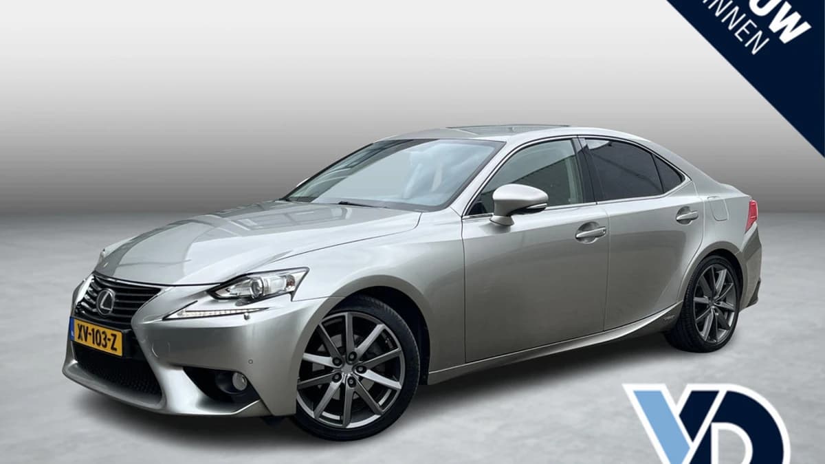 Lexus IS — foto 1