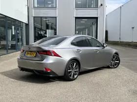 Lexus IS thumbnail 2