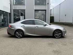 Lexus IS thumbnail 3
