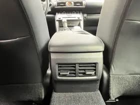 Lexus IS thumbnail 23