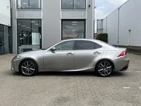 Lexus IS thumbnail 27