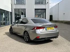 Lexus IS thumbnail 28