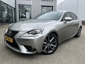 Lexus IS thumbnail 34