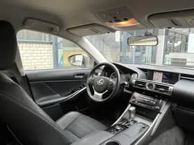 Lexus IS thumbnail 46