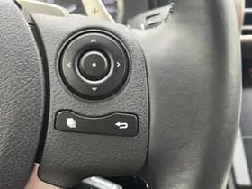 Lexus IS thumbnail 51