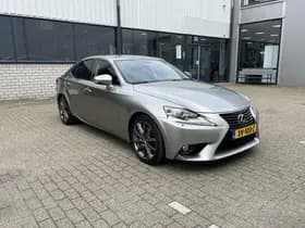 Lexus IS thumbnail 54