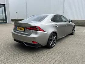 Lexus IS thumbnail 57
