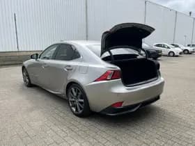 Lexus IS thumbnail 58