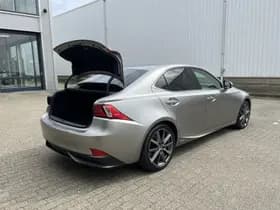 Lexus IS thumbnail 59