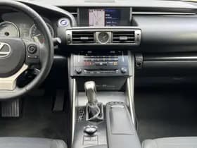 Lexus IS thumbnail 64