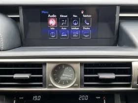 Lexus IS thumbnail 72