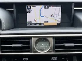 Lexus IS thumbnail 9