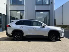 Toyota RAV4 thumbnail 3