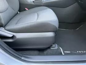 Toyota RAV4 thumbnail 28