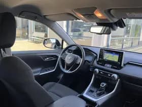 Toyota RAV4 thumbnail 4